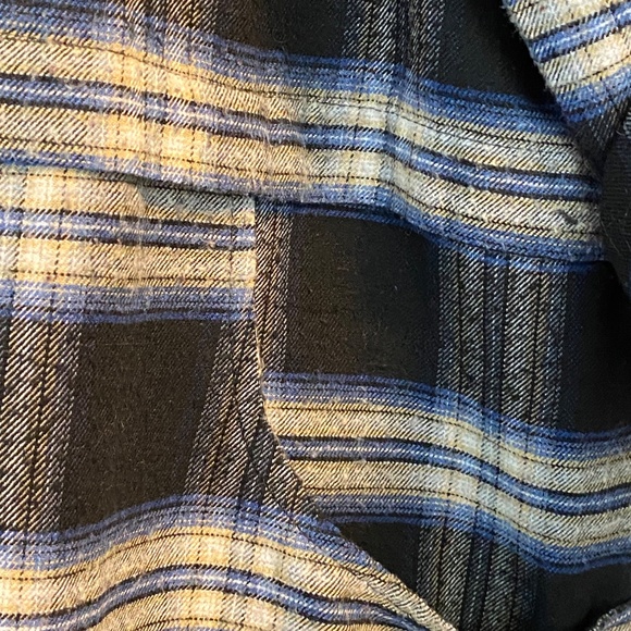 Women’s flannel shirt - Picture 2 of 3